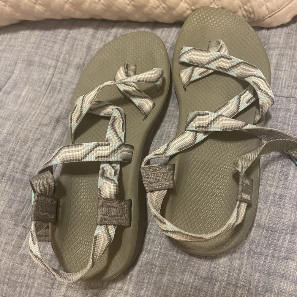 Gray/blue/white women’s size 10 chacos
